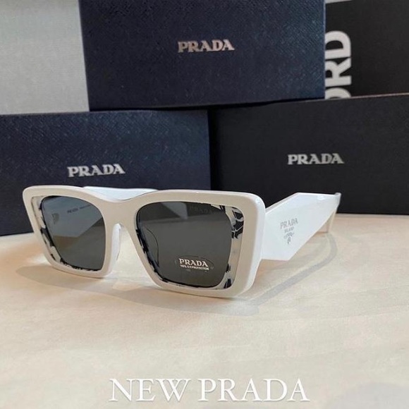 Prada
White Spr 08y Printed Acetate Sunglasses - Picture 3 of 13